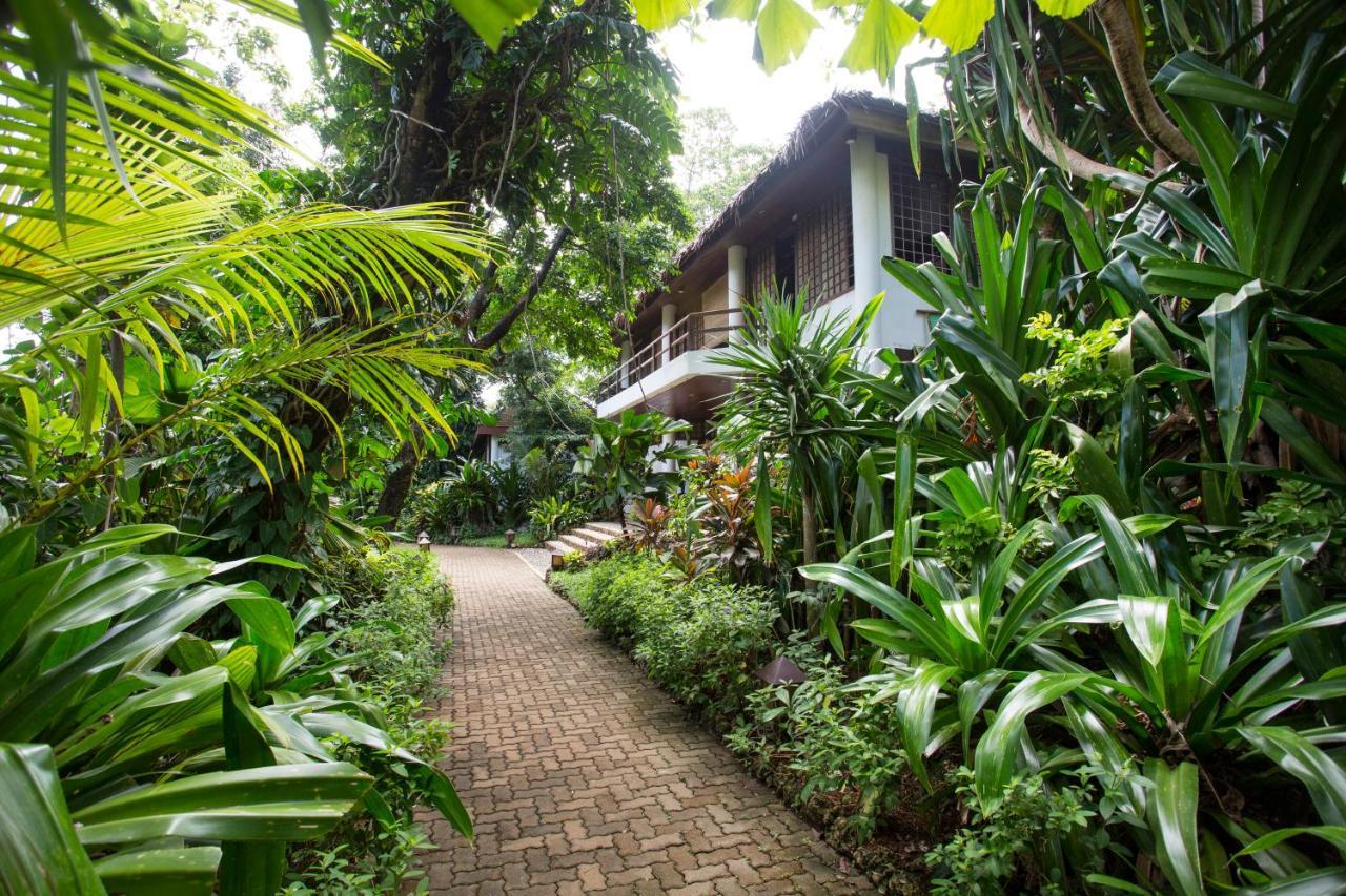 Mandala Spa & Resort Villas Manoc-Manoc Екстериор снимка