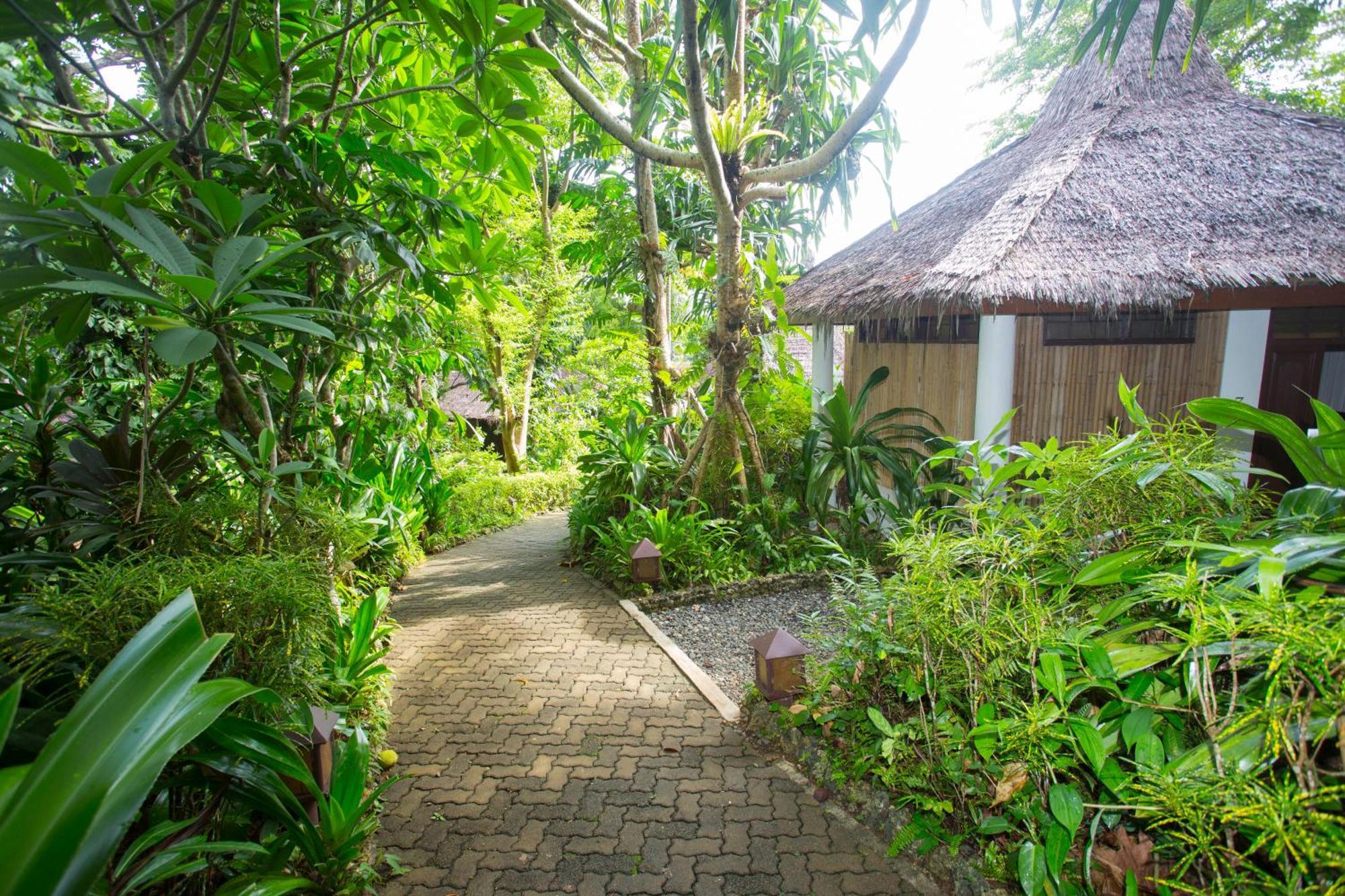 Mandala Spa & Resort Villas Manoc-Manoc Екстериор снимка